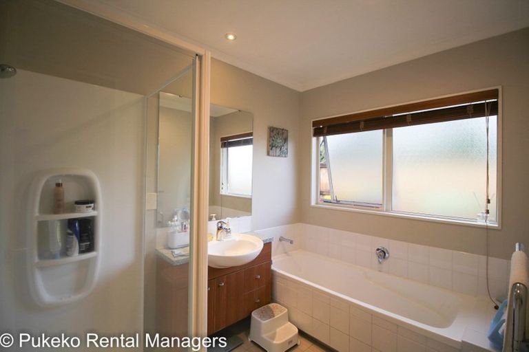 Photo of property in 38 Belfry Place, Wattle Downs, Auckland, 2103