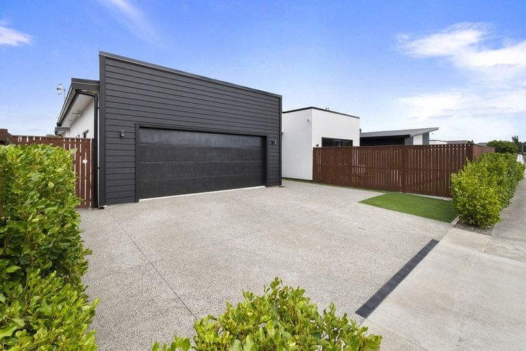 Photo of property in 34 Freedom Drive, Kelvin Grove, Palmerston North, 4414