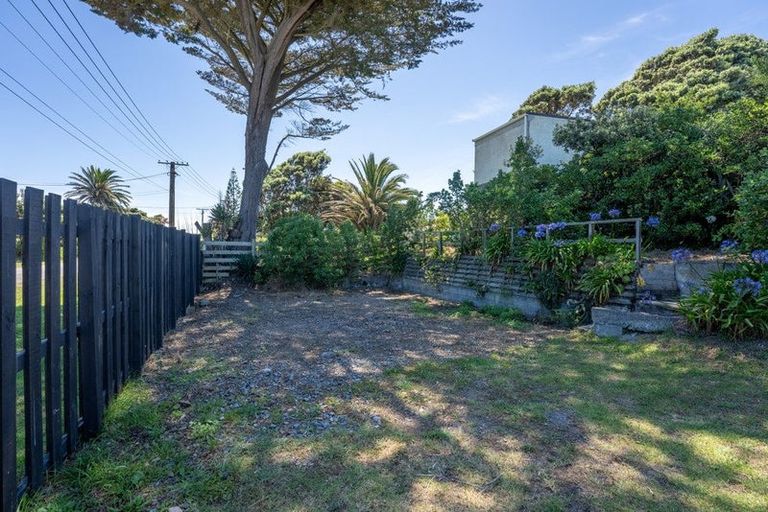 Photo of property in 28 Rodney Avenue, Te Horo Beach, Otaki, 5581