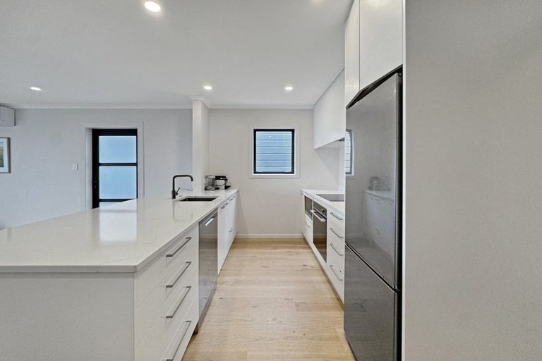 Photo of property in 123 Marine Parade, Seatoun, Wellington, 6022