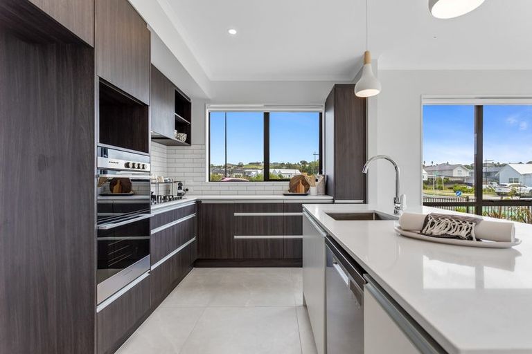 Photo of property in 1 Koura Drive, Red Beach, 0932