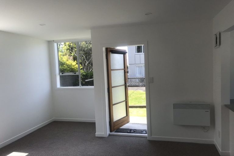 Photo of property in 21/125 Queens Drive, Lyall Bay, Wellington, 6022