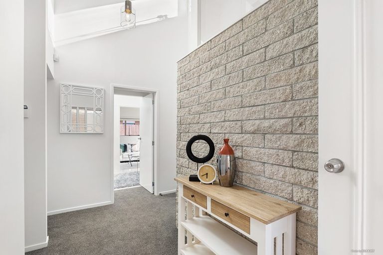 Photo of property in 7/35 Swanson Road, Henderson, Auckland, 0610