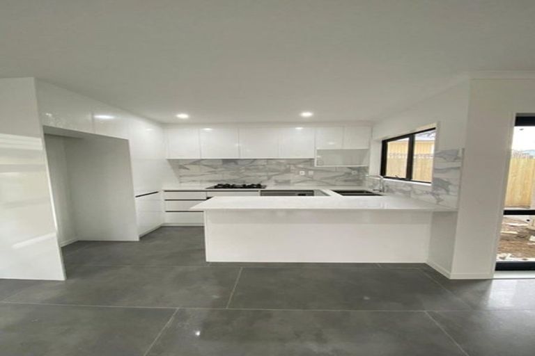 Photo of property in 17b Eddowes Street, Manurewa, Auckland, 2102