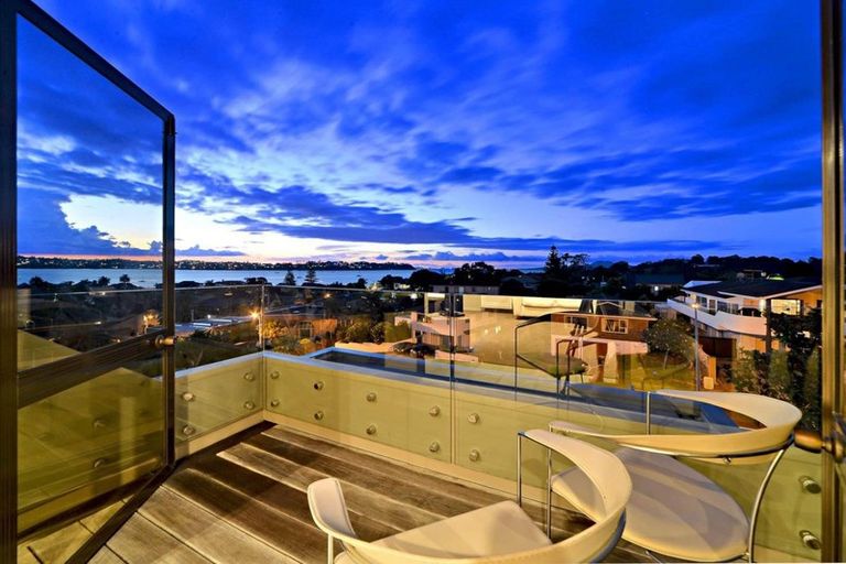 Photo of property in 3a Lynton Road, Bucklands Beach, Auckland, 2012