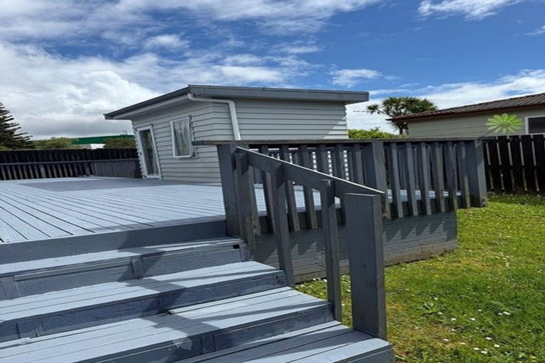 Photo of property in 2/18 Tahi Terrace, Glen Eden, Auckland, 0602