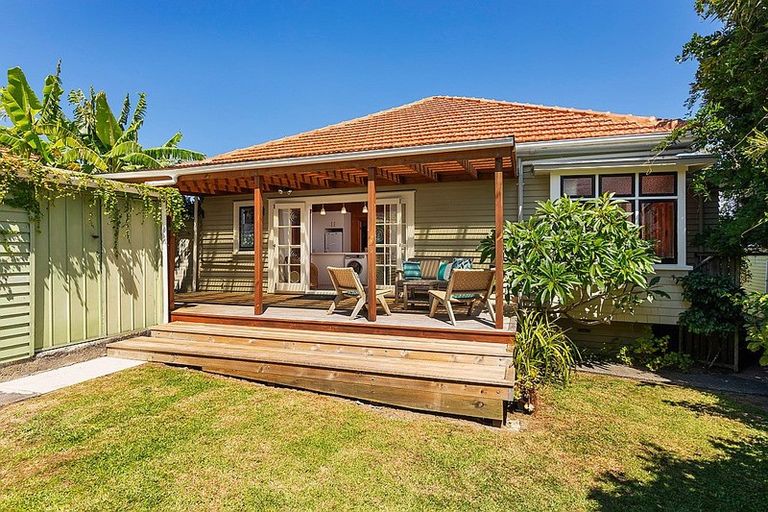 Photo of property in 180 Carrington Road, Mount Albert, Auckland, 1025