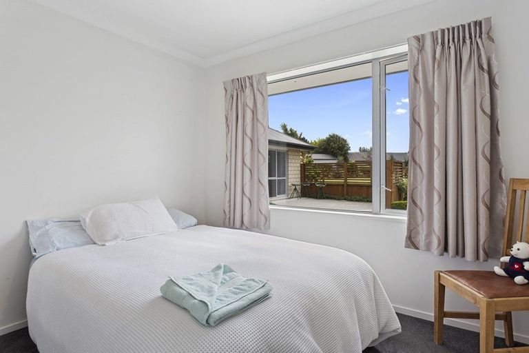 Photo of property in 5 Haydon Place, Amberley, 7410