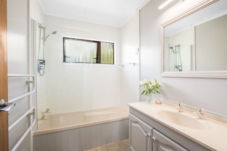 Photo of property in 16a Fincham Road, Raumati Beach, Paraparaumu, 5032