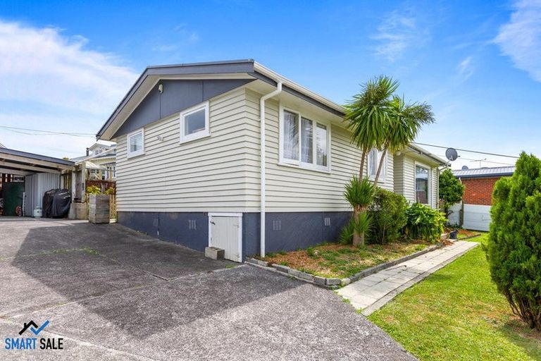 Photo of property in 9 Rerewai Place, Kelston, Auckland, 0602
