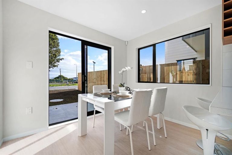 Photo of property in 105 Kairakau Street, Papakura, 2110