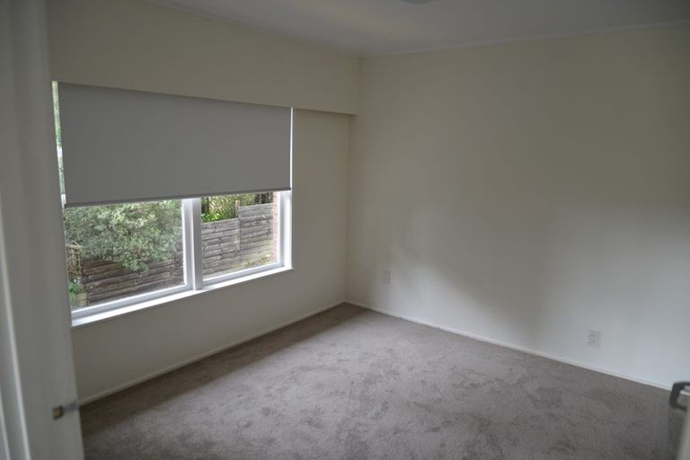 Photo of property in 2/21 Waverley Avenue, Glenfield, Auckland, 0629