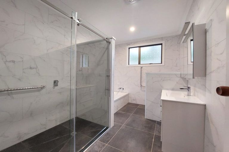 Photo of property in 3 Prudence Place, Oakura, 4314