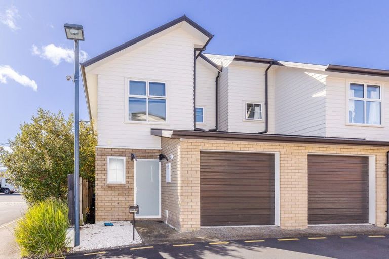 Photo of property in 1 Chiefs Court, Hamilton East, Hamilton, 3216