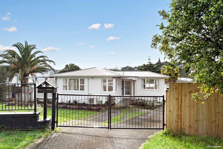 Photo of property in 51 Lauderdale Road, Birkdale, Auckland, 0626