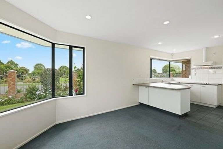 Photo of property in 18 Shearwater Drive, Woolston, Christchurch, 8023