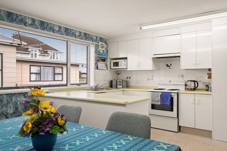 Photo of property in 132 Melbourne Street, South Dunedin, Dunedin, 9012
