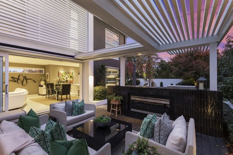 Photo of property in 55 Merivale Lane, Merivale, Christchurch, 8014