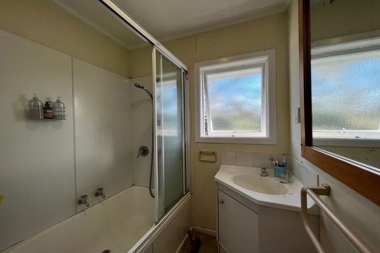 Photo of property in 1/60 Elliott Avenue, Bayview, Auckland, 0629