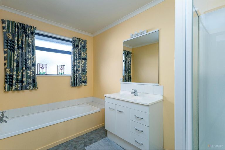 Photo of property in 180 North Street, West End, Timaru, 7910