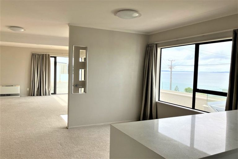 Photo of property in 1/6 Duncansby Road, Stanmore Bay, Whangaparaoa, 0932