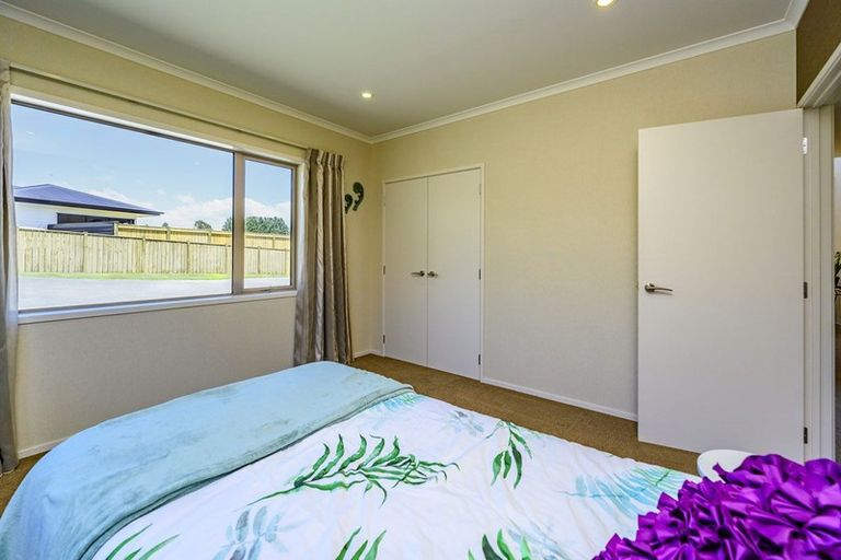 Photo of property in 5b Tupuhi Place, Highlands Park, New Plymouth, 4312
