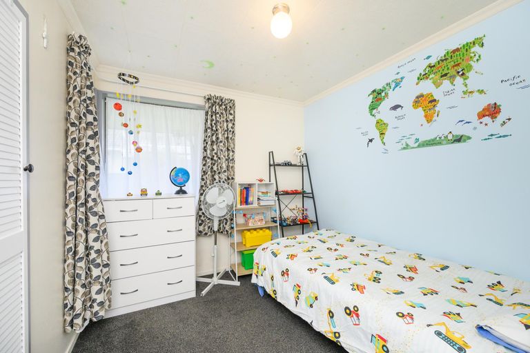 Photo of property in 83 Shamrock Street, Takaro, Palmerston North, 4412