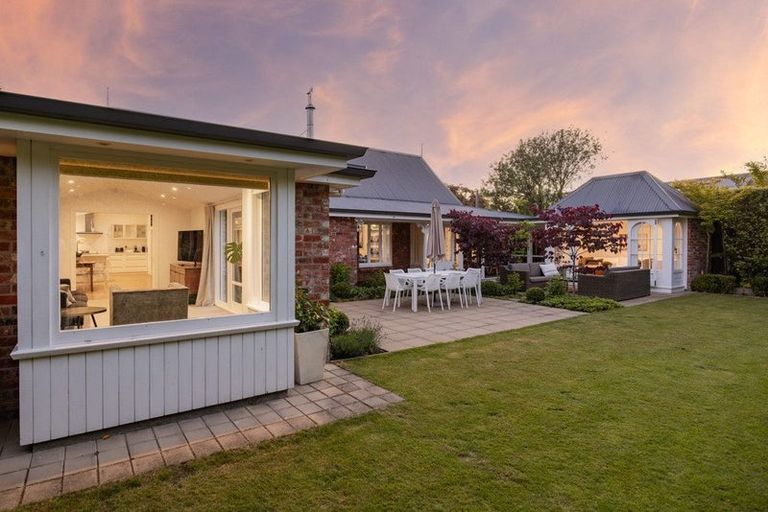 Photo of property in 40 Weka Street, Fendalton, Christchurch, 8041