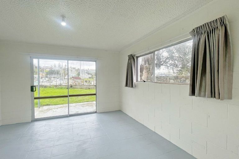 Photo of property in 2/22 Craig Road, Milford, Auckland, 0620
