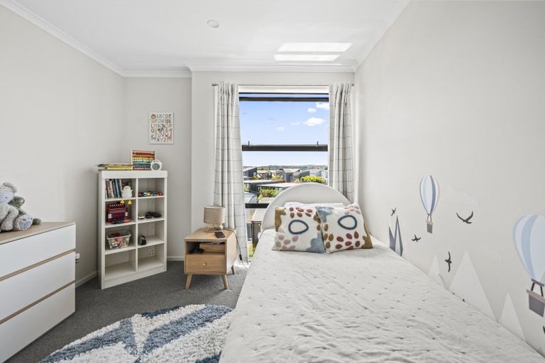 Photo of property in 12 Raranga Lane, Hobsonville, Auckland, 0616