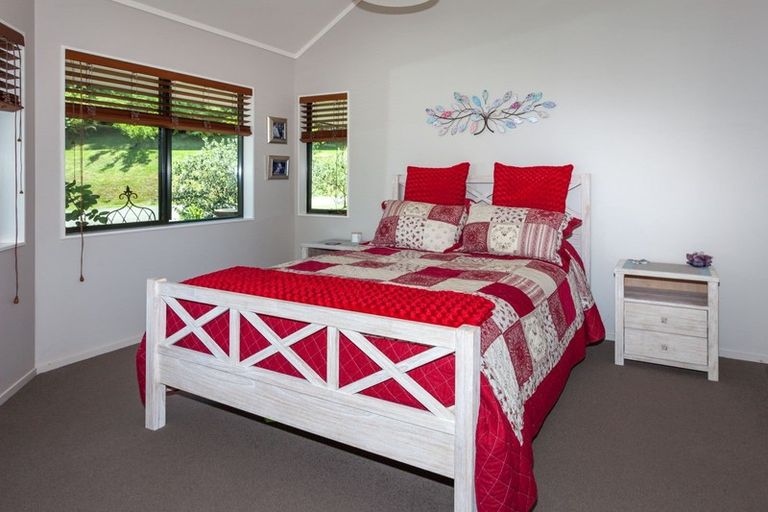 Photo of property in 2083 Rings Road, Coromandel, 3506