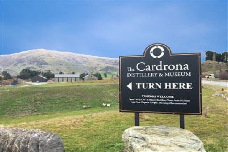 Photo of property in 5 Cardrona Valley Road, Wanaka, 9305