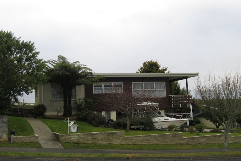 Photo of property in 8 Russleigh Drive, Dinsdale, Hamilton, 3204