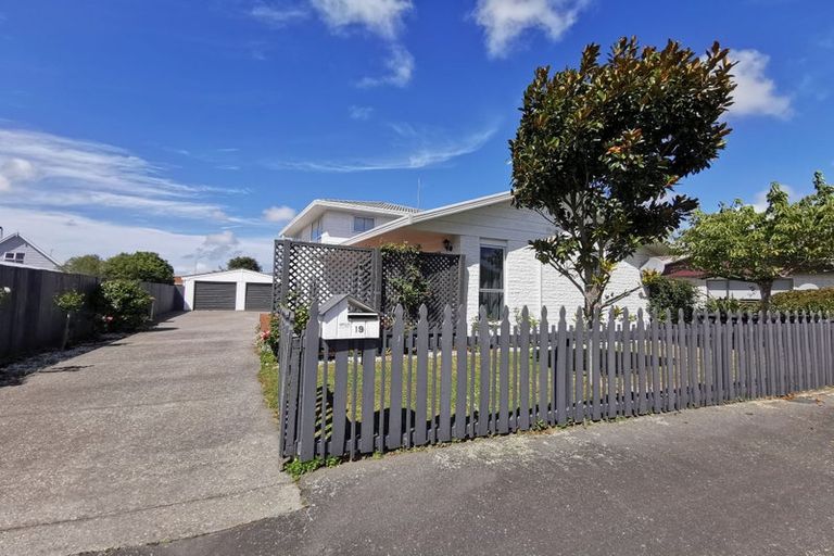 Photo of property in 19 Te Maru Place, Redwood, Christchurch, 8051