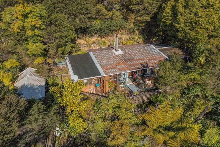 Photo of property in 4 Moana Crescent, Kennedy Bay, Coromandel, 3583