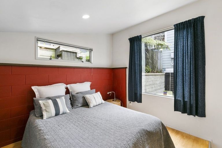 Photo of property in 3 Northland Road, Northland, Wellington, 6012