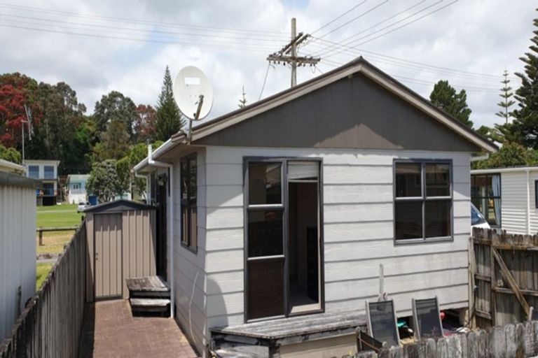 Photo of property in 64 Fifth Avenue, Urenui, 4377