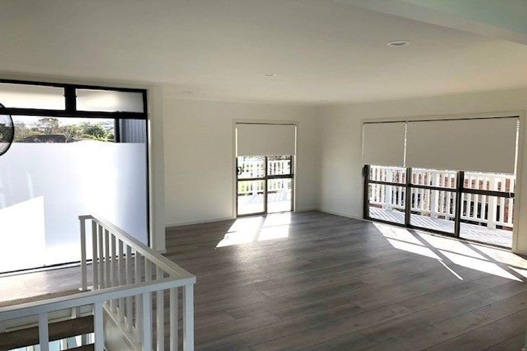 Photo of property in 2/12 Stanley Avenue, Milford, Auckland, 0620