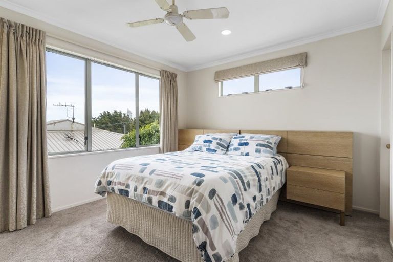 Photo of property in 2/10 Norman Road, Hauraki, Auckland, 0622