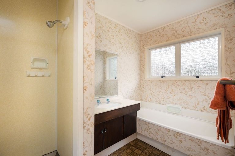 Photo of property in 42 Branch Road, Highlands Park, New Plymouth, 4312