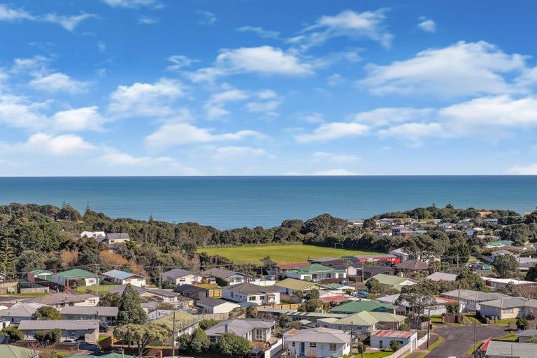 Photo of property in 15a Crownhill Street, Spotswood, New Plymouth, 4310