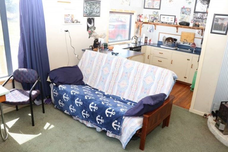 Photo of property in 38 Surrey Street, Orepuki, Riverton, 9881