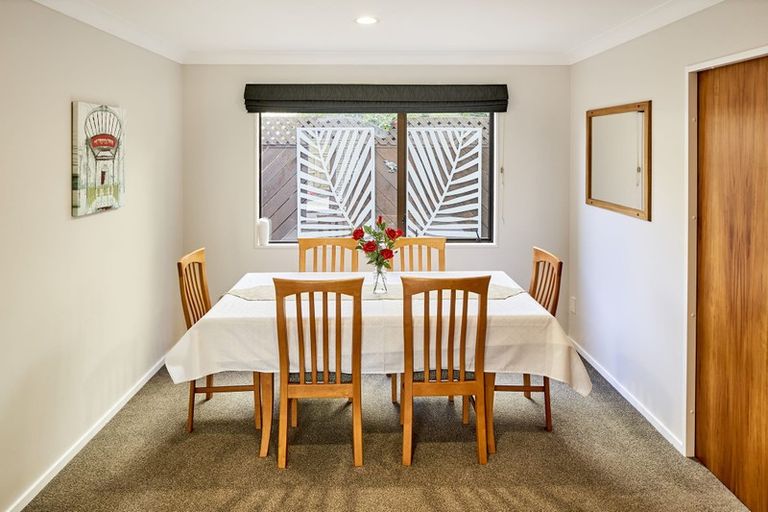 Photo of property in 17 Olivia Crescent, Tawa, Wellington, 5028