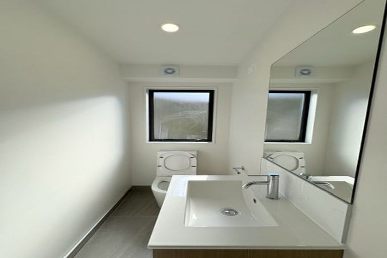 Photo of property in 27c Te Atatu Road, Te Atatu South, Auckland, 0610