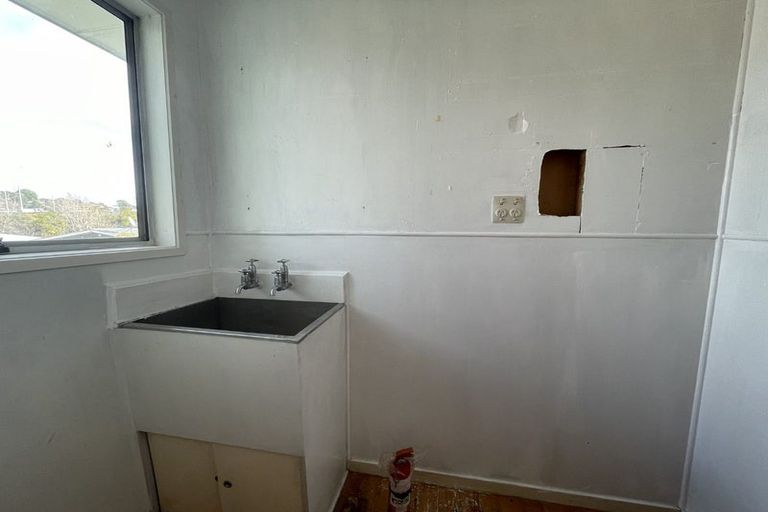 Photo of property in 5 Kapiti Place, Sunnynook, Auckland, 0620