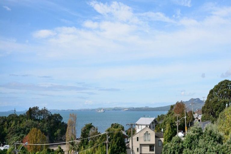 Photo of property in 52 Beach Road, Castor Bay, Auckland, 0620