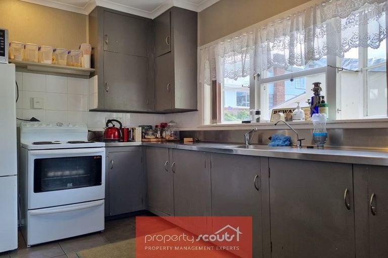 Photo of property in 39 Breakwater Road, Moturoa, New Plymouth, 4310