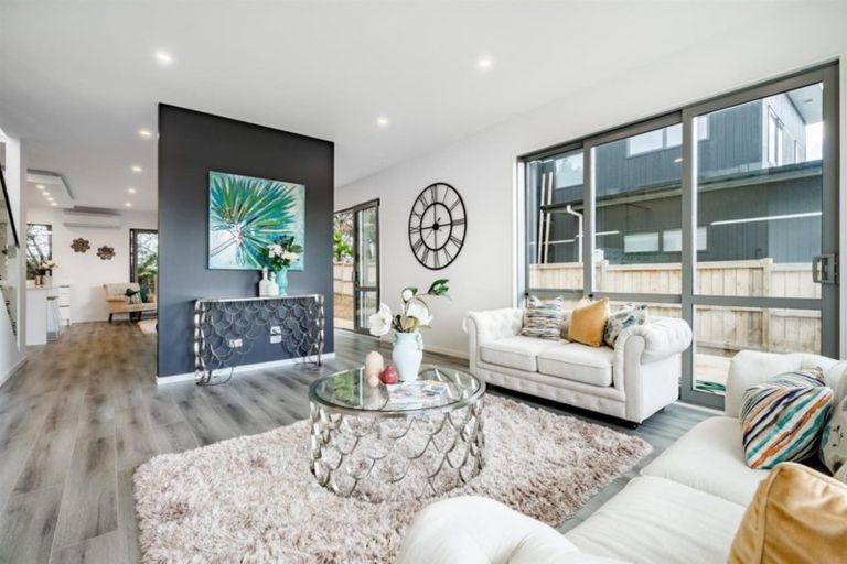 Photo of property in 8 Ahorangi Road, Silverdale, 0932