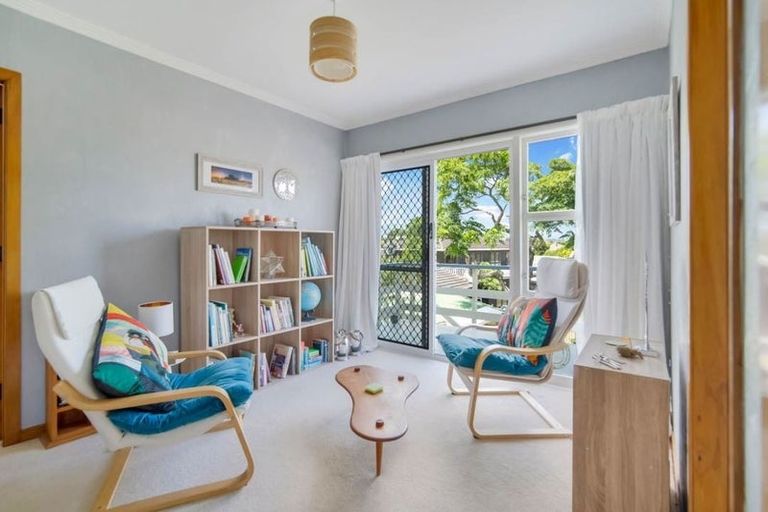 Photo of property in 5 Price Street, Westown, New Plymouth, 4310