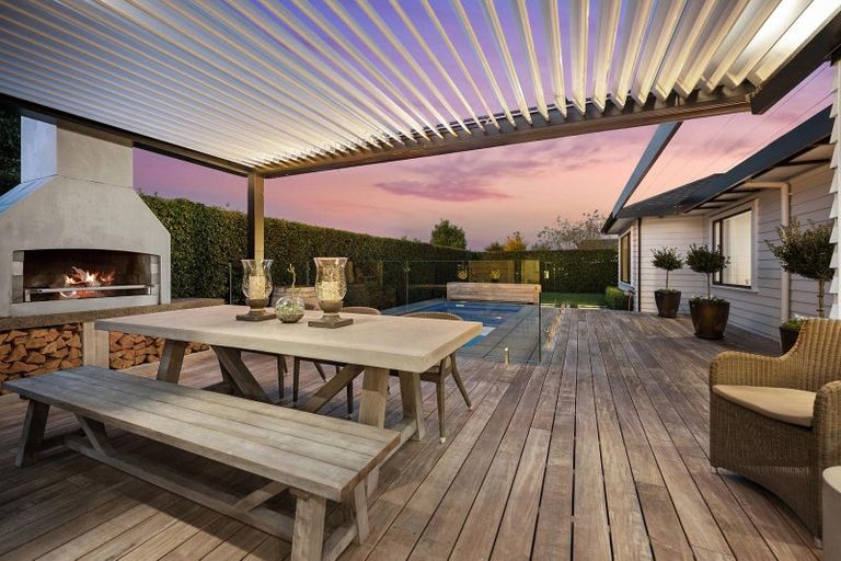 Photo of property in 33 Pohutukawa Parade, Riverhead, 0820